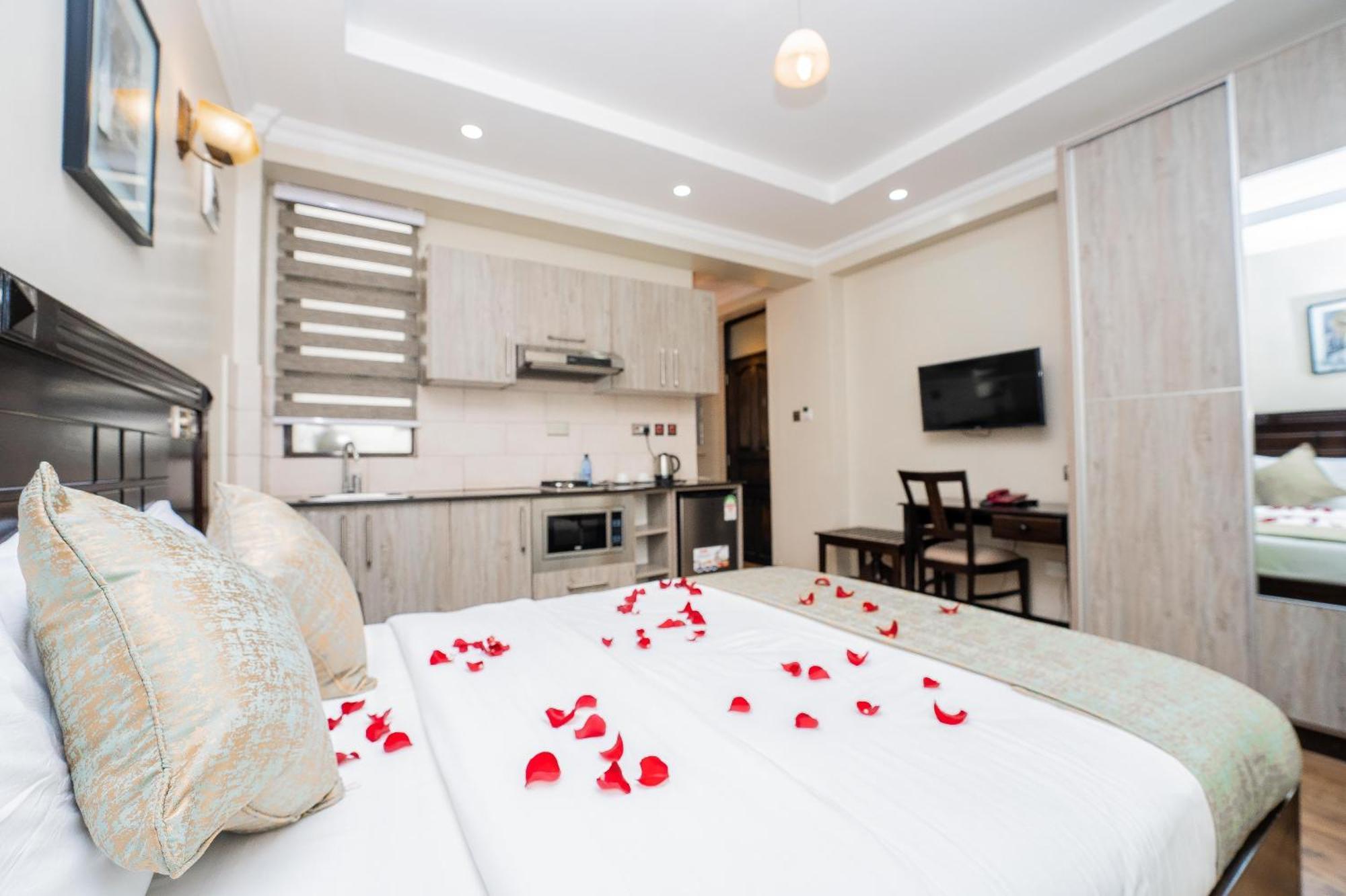 Hemak Suites Hotel Nairobi Exterior foto